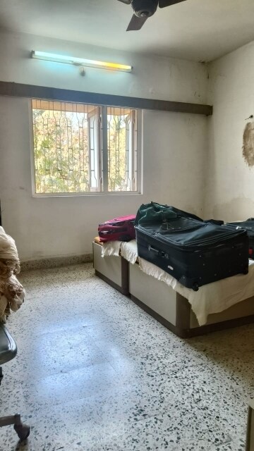 Bedroom in 2 BHK Apartment at Rose Garden CHS Santacruz, Santacruz East – for Sale