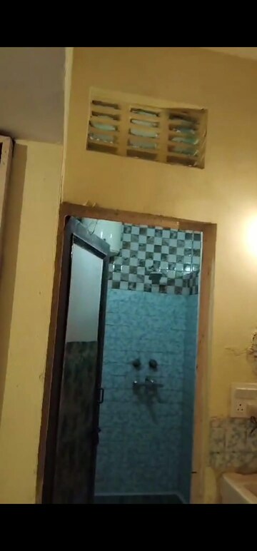 Furnished Amenities in 2 BHK Builder Floor at Lajpat Nagar – for Rent