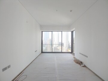 Room in 5 BHK Apartment at Rustomjee Crown, Prabhadevi – for Rent