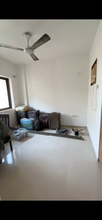 Furnished Amenities in 2.5 BHK Apartment at Lodha Palava City, Dombivli East – for Rent