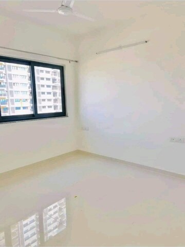Master Bedroom in 2 BHK Apartment at Amanora Gold Towers, Hadapsar – for Rent