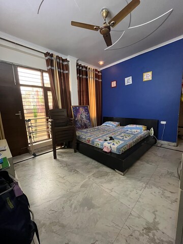 Room in 3 BHK Builder Floor at Sainik Colony – for Sale