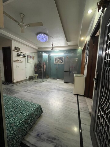 Room in 3 BHK Builder Floor at Sainik Colony – for Sale