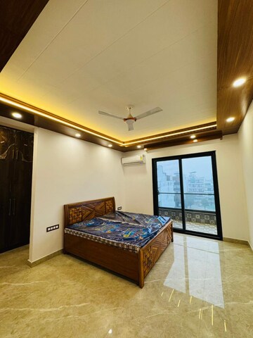 Bedroom in 3.5 BHK Apartment at Sector 57 – for Rent