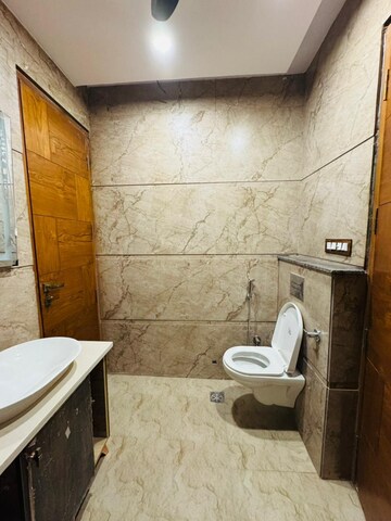 Bathroom in 3.5 BHK Apartment at Sector 57 – for Rent
