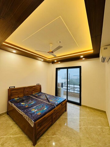 Bedroom in 3.5 BHK Apartment at Sector 57 – for Rent
