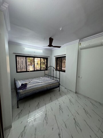 Bedroom in 2 BHK Apartment at Khar West – for Rent