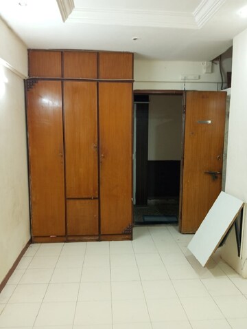 1 RK Apartment For Rent in Bandra West