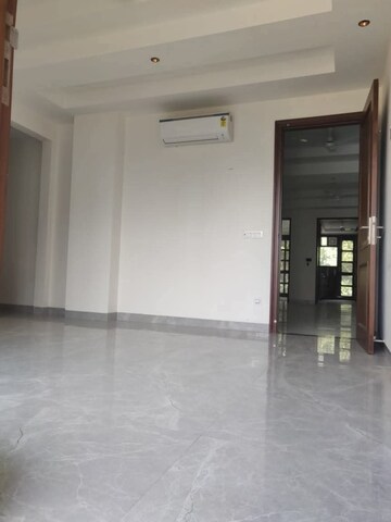3 BHK Builder Floor For Rent in Sector 4