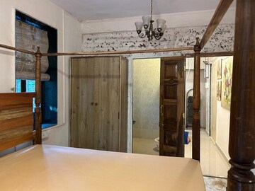 Bedroom in 1 RK Apartment at Bandra West – for Rent