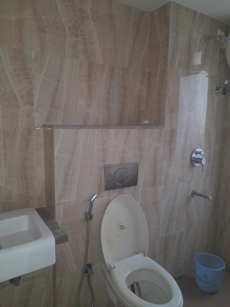Bathroom, lodha-amara 2 Bedroom 659 Sq.Ft. Apartment In Kolshet Road Thane 7937622