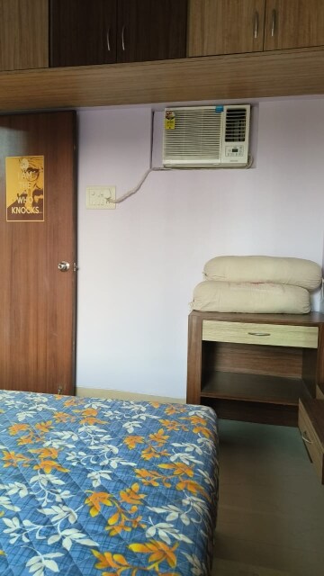 Master Bedroom in 1 BHK Apartment at Fairmont La Paradiso, Santacruz East – for Rent