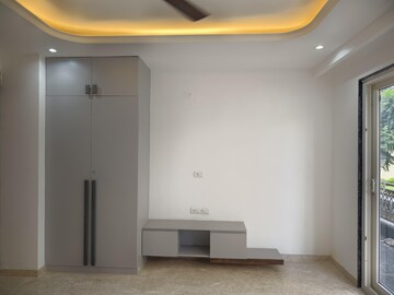 Room in 3 BHK Apartment at Sector 65 – for Rent