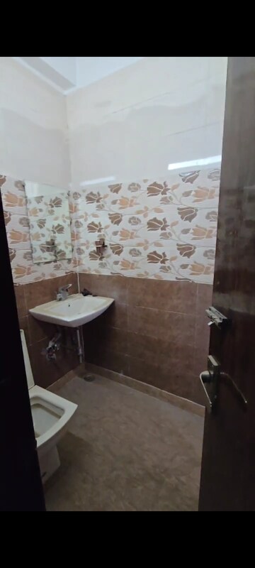 Bathroom in 3 BHK Builder Floor at GDA Flats, Indirapuram Shakti Khand 1 – for Rent