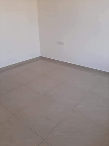Room in 2 BHK Apartment at Amanora Future Towers, Hadapsar – for Rent