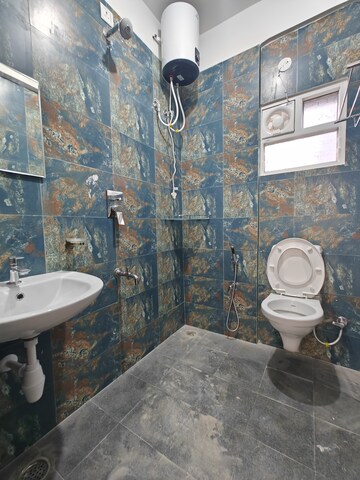 Bathroom in 1 BHK Builder Floor at Kasavanahalli – for Rent
