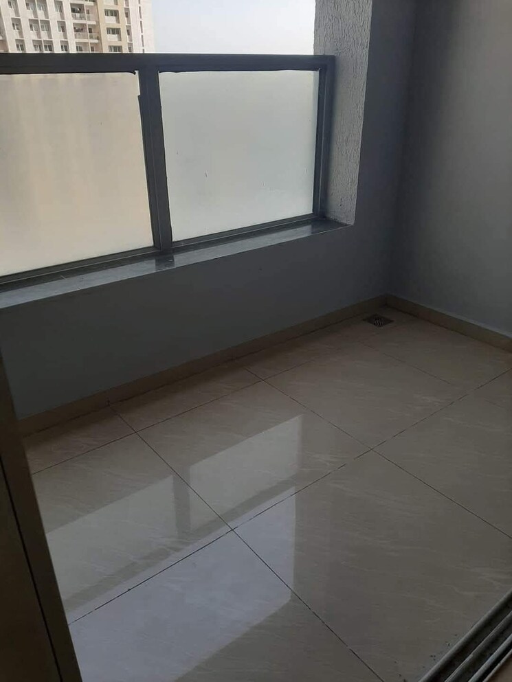 Balcony, amanora-future-towers 2 Bedroom 986 Sq.Ft. Apartment In Hadapsar Pune 7937921