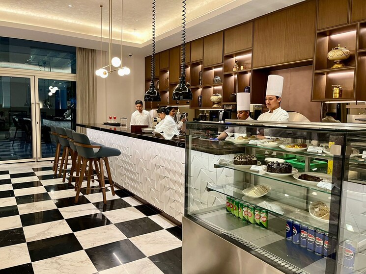 Master Bedroom, dlf-one-midtown 4 Bedroom 3000 Sq.Ft. Apartment In Moti Nagar Delhi 7937955