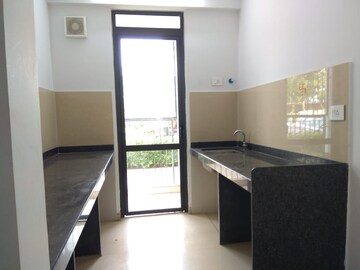 Room in 2 BHK Apartment at Lodha Lakeshore Greens, Dombivli East – for Rent
