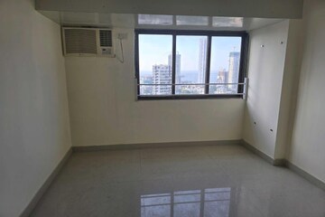Room in 3 BHK Apartment at Chaitanya Tower, Prabhadevi – for Rent