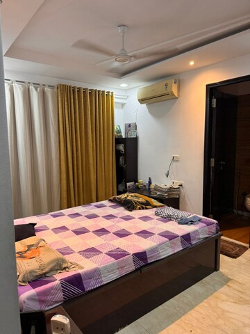 Room in 5 BHK Apartment at Tata Raheja Raisina Residency, Sector 59 – for Sale