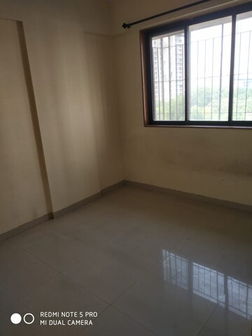 Room in 1 BHK Apartment at Puranik Hometown Phase II, Ghodbunder Road – for Rent