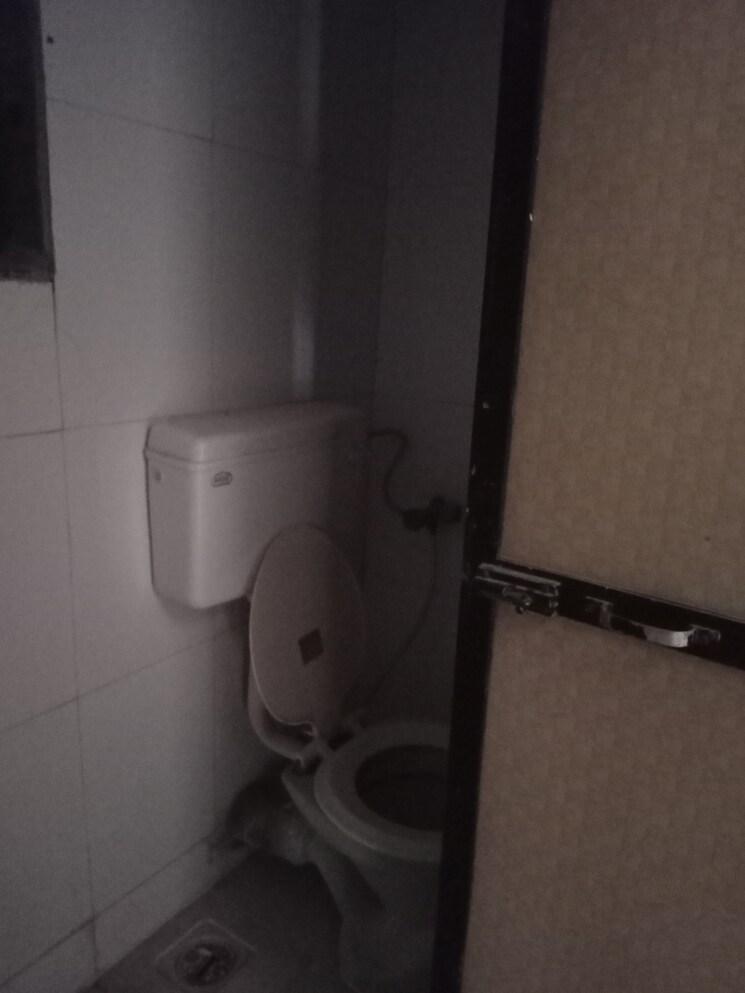 Bathroom, laxmi-paradise 2 Bedroom 950 Sq.Ft. Apartment In Mira Road Thane 7938021