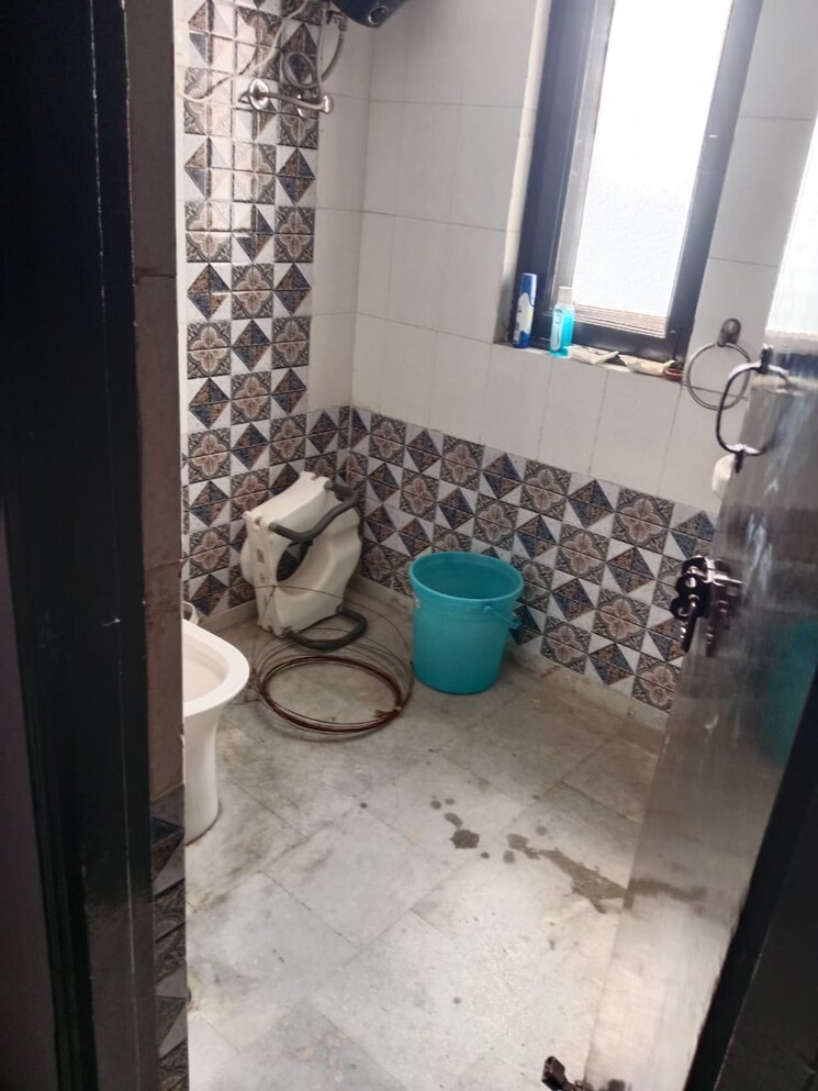 Bathroom, sector 2 dwarka 3 Bedroom 2000 Sq.Ft. Apartment In Sector 2 Dwarka Delhi 7938057