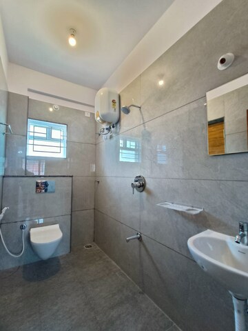 Master Bedroom in 2 BHK Apartment at Indiranagar – for Rent