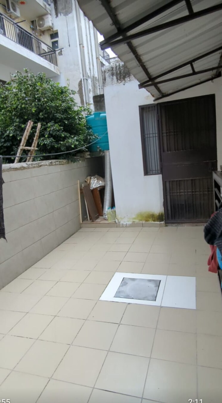 Balcony, bptp-parkland 3 Bedroom 180 Sq.Ft. Builder Floor In Sector 75 Faridabad 7938083