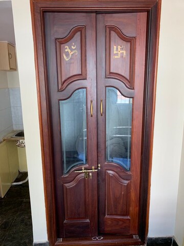 Furnished Amenities in 2 BHK Apartment at Singasandra – for Rent