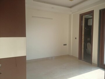 Room in 3 BHK Apartment at Sector 38 – for Rent