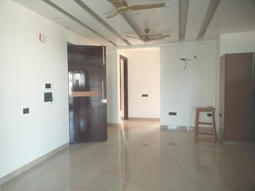 Building Lobby in 3 BHK Apartment at Sector 38 – for Rent