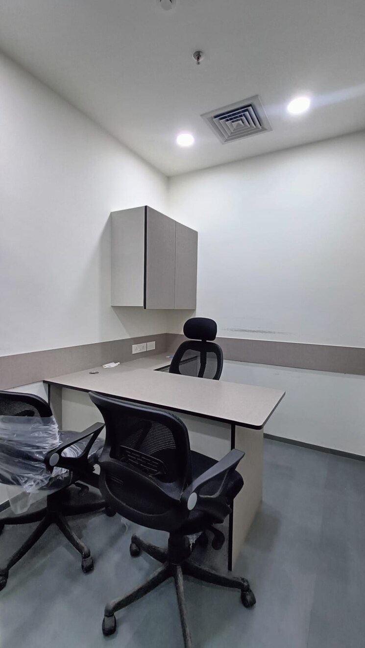 Team Area, mani-casadona Commercial Office Space 750 Sq.Ft. In New Town Kolkata 7938121