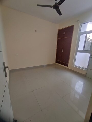 Room in 3 BHK Apartment at NK Sharma Savitry Greens 2, Ghazipur – for Rent