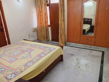 Bedroom in 3 BHK Apartment at Gracious Tower, Sector 56 – for Rent