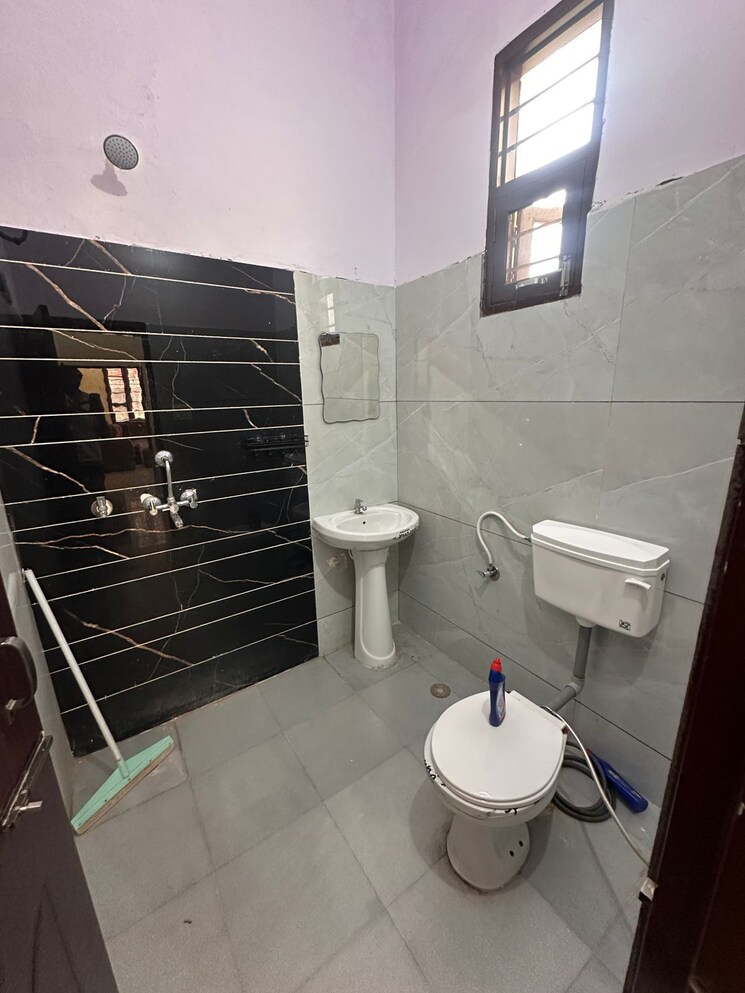 Bathroom, sector 115 2 Bedroom 65 Sq.Yd. Builder Floor In Sector 115 Mohali 7919936