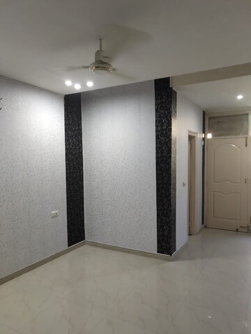 Room in 2 BHK Apartment at Sector 20 – for Rent