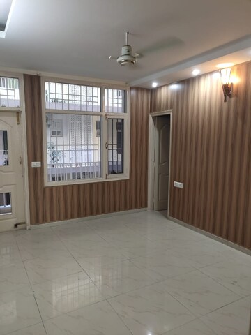 Room in 2 BHK Apartment at Sector 20 – for Rent