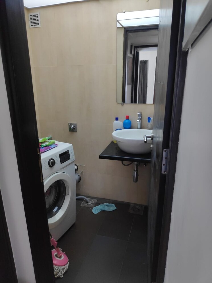 Bathroom, dheeraj-celestial 2 Bedroom 994 Sq.Ft. Apartment In Bandra West Mumbai 7938354