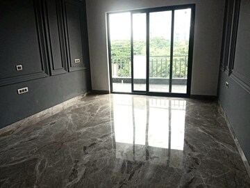 Room in 4 BHK Apartment at Ansal Sushant Lok I, Sector 43 – for Rent