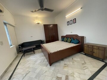 Room in 1 BHK Builder Floor at Greater Kailash I – for Rent