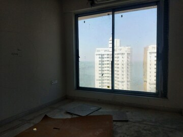 Room in 4 BHK Apartment at Hubtown 25 South, Prabhadevi – for Rent