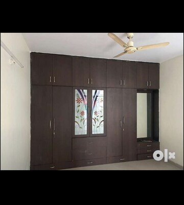 Room in 3 BHK Apartment at Gomti Nagar – for Rent