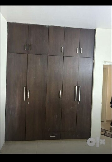 Master Bedroom in 3 BHK Apartment at Gomti Nagar – for Rent