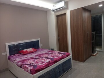 Bedroom in 1 RK Apartment at Sector 40 – for Rent