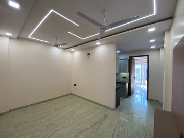 Room in 2 BHK Builder Floor at Ramesh Nagar – for Rent