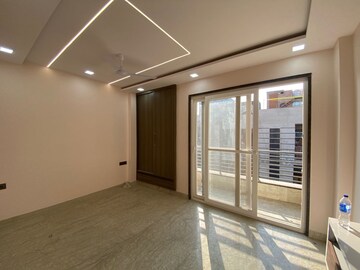 Room in 2 BHK Builder Floor at Ramesh Nagar – for Rent