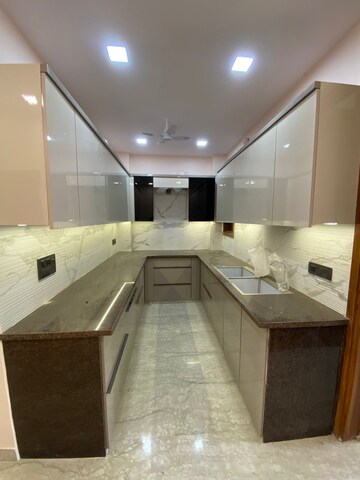 Kitchen in 2 BHK Builder Floor at Ramesh Nagar – for Rent