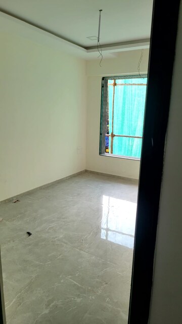Room in 3 BHK Apartment at Arihant Residency Sion, Sion – for Rent
